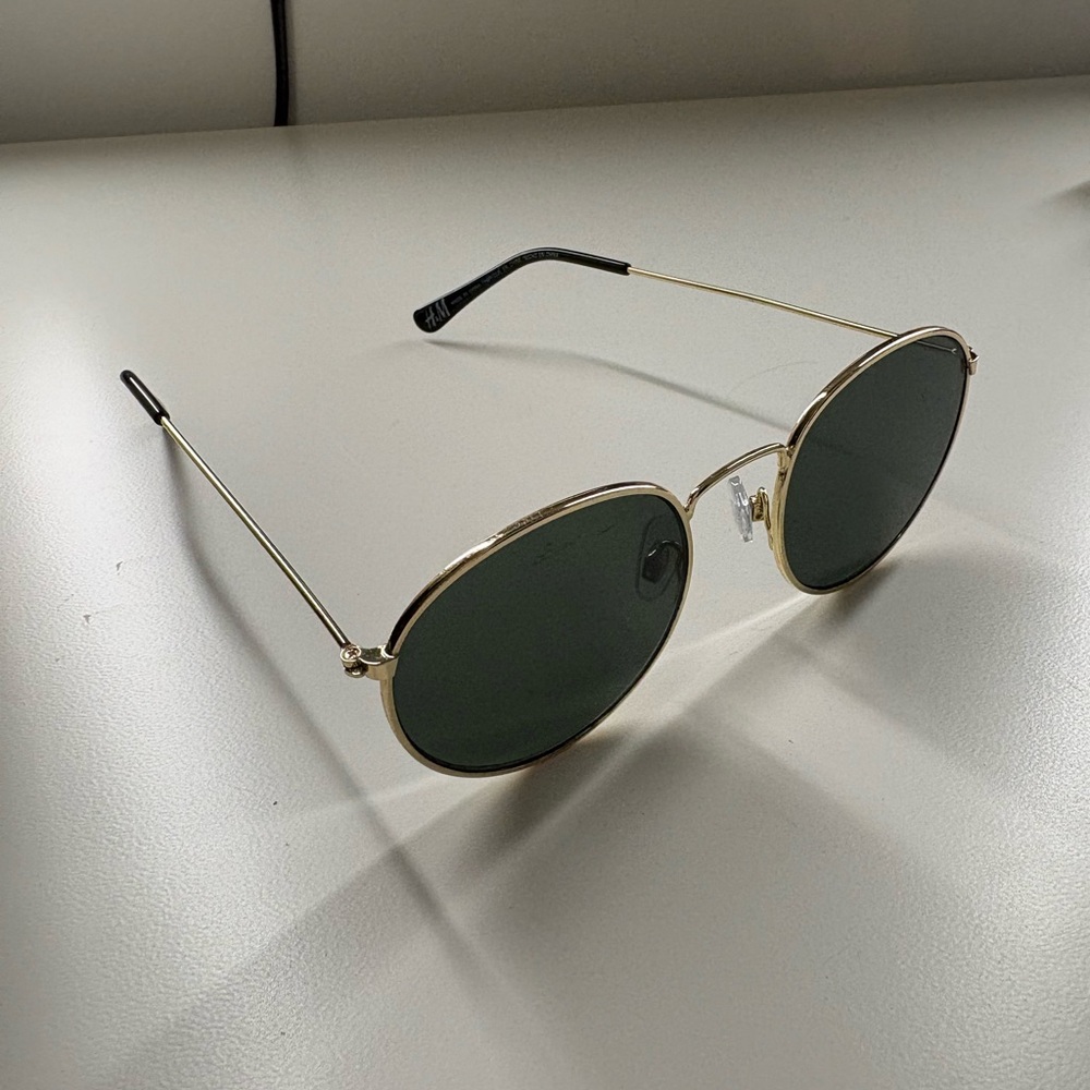 H&M SUNGLASSES - Picture 3 of 4